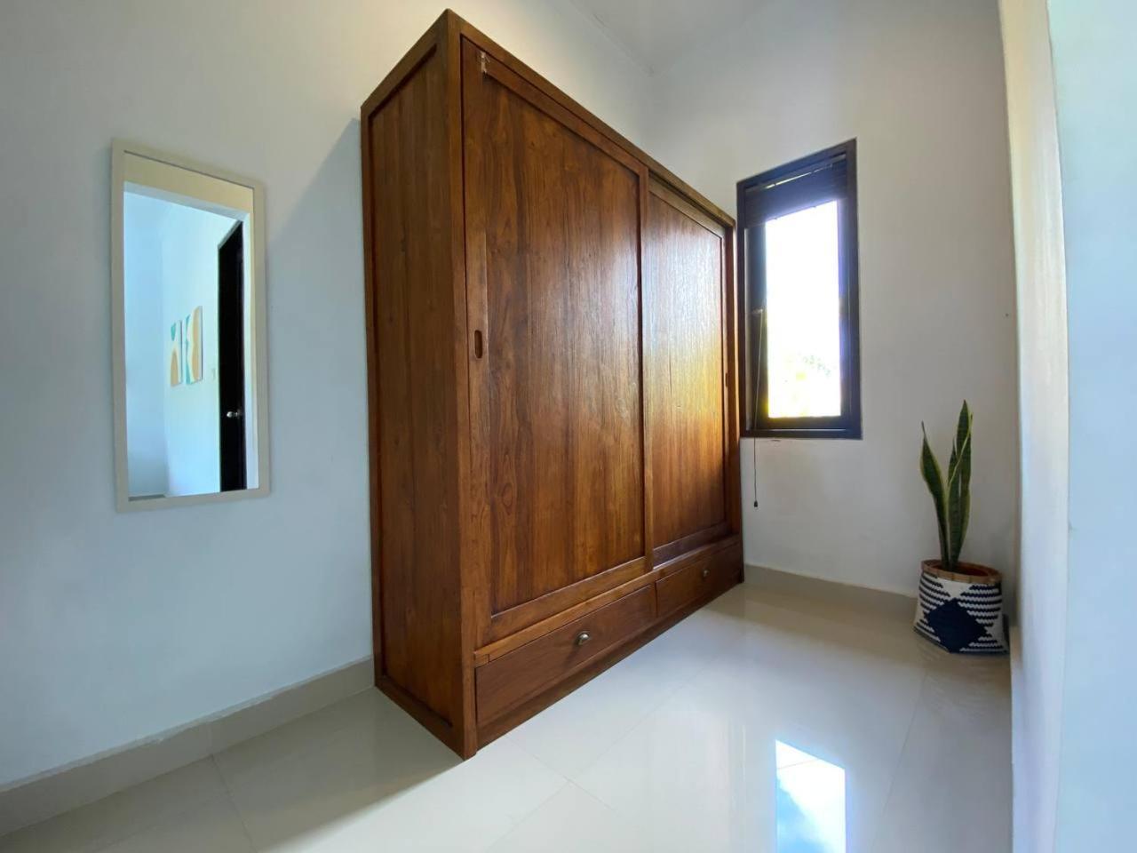 סמיניאק Villa Mayu Dedaries מראה חיצוני תמונה