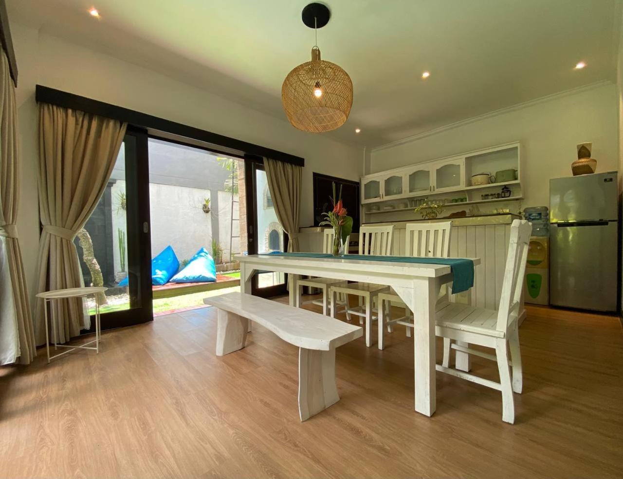 סמיניאק Villa Mayu Dedaries מראה חיצוני תמונה