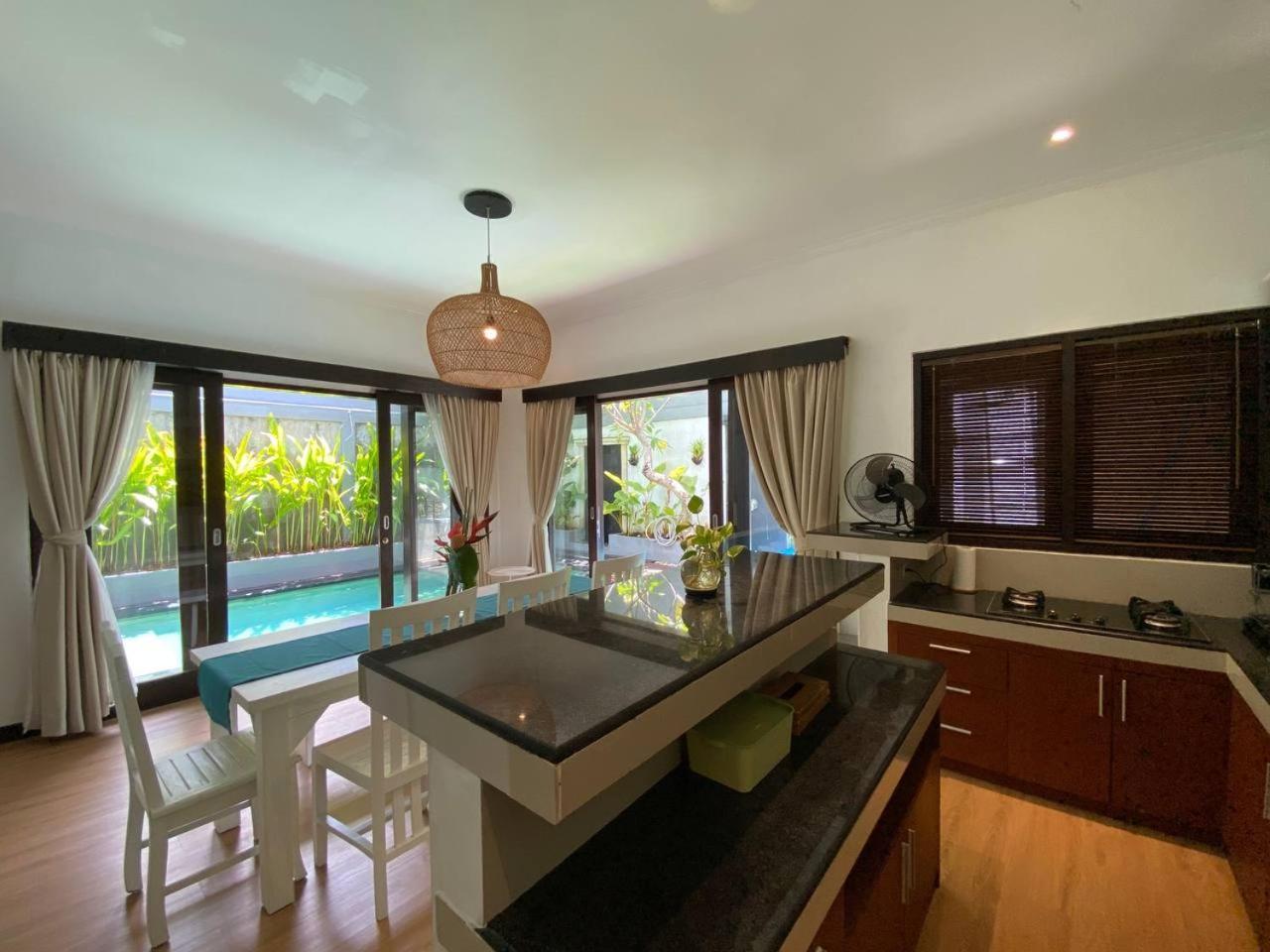 סמיניאק Villa Mayu Dedaries מראה חיצוני תמונה