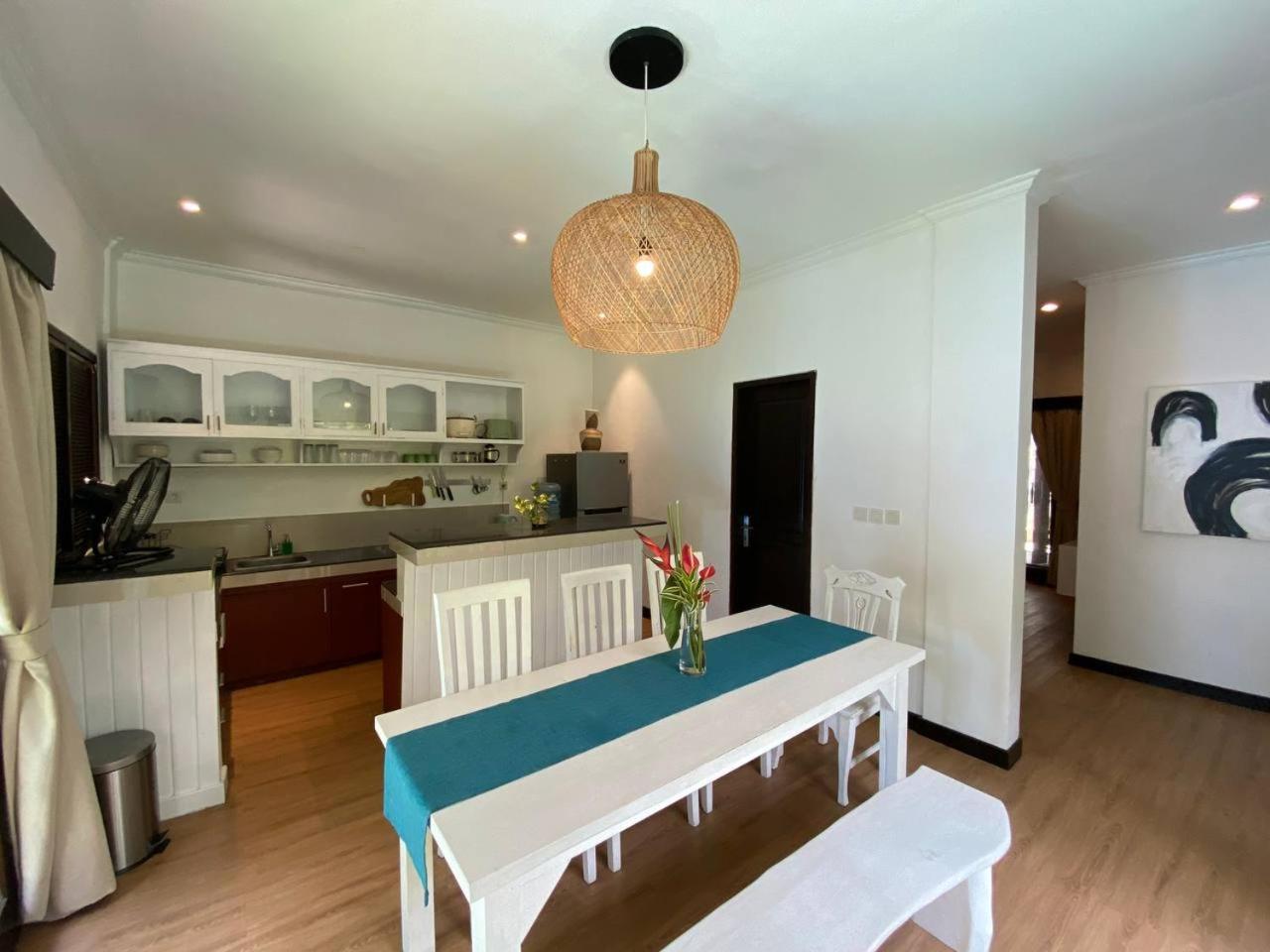 סמיניאק Villa Mayu Dedaries מראה חיצוני תמונה