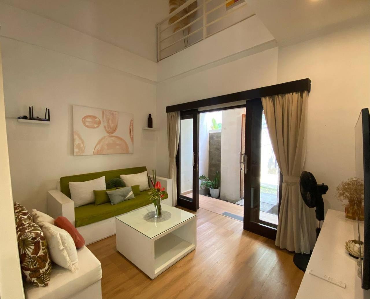 סמיניאק Villa Mayu Dedaries מראה חיצוני תמונה